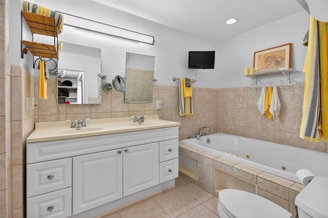 4728 13TH AVENUE N, St Petersburg, FL 33713