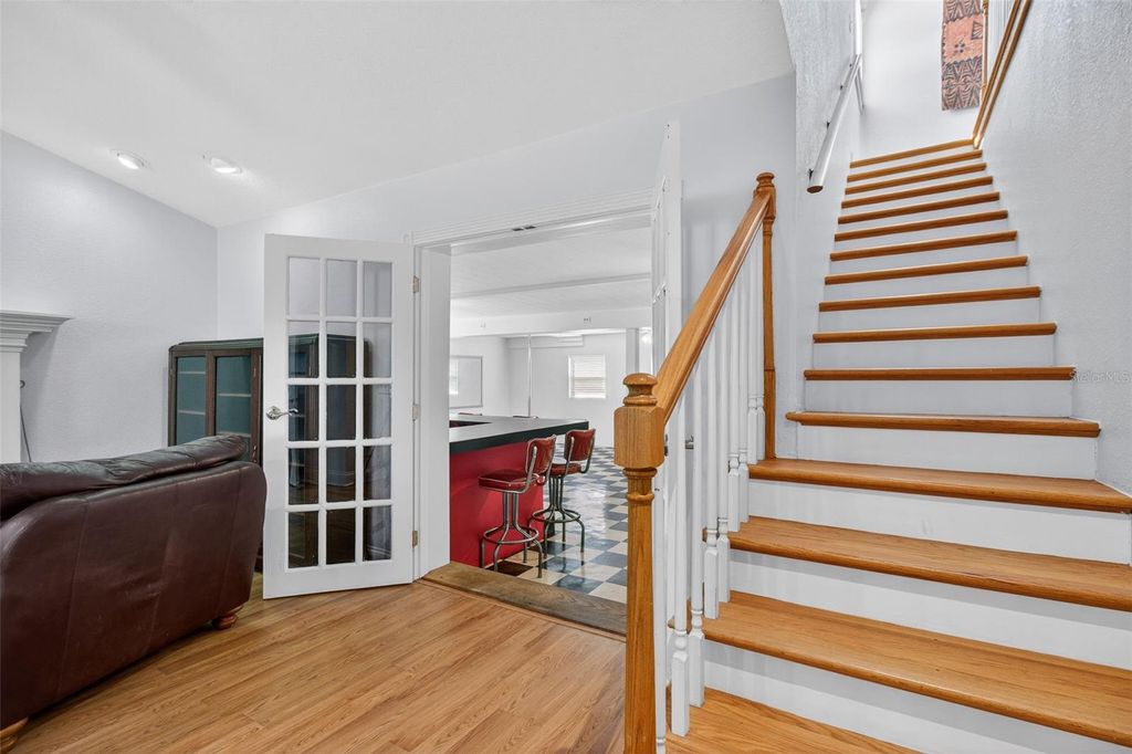 Image 13 of property listing at 4728 13TH AVENUE N, St Petersburg, FL 33713