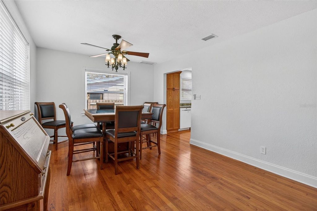 Image 17 of property listing at 4728 13TH AVENUE N, St Petersburg, FL 33713