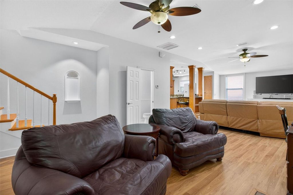 Image 26 of property listing at 4728 13TH AVENUE N, St Petersburg, FL 33713