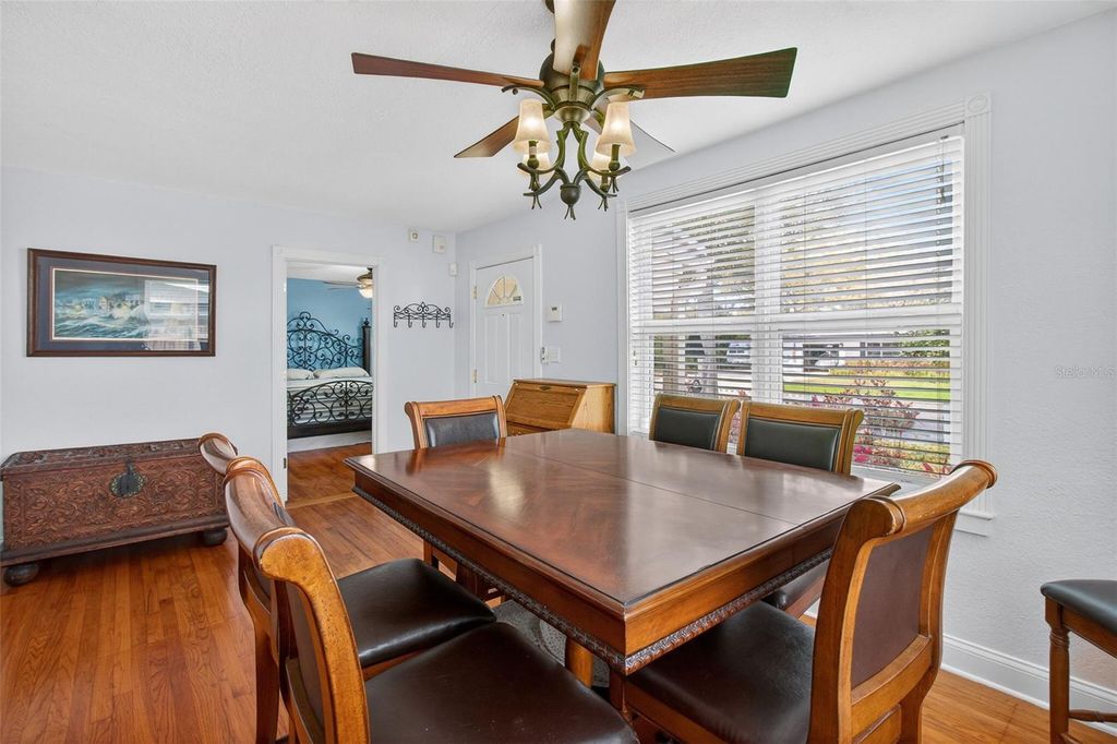 Image 4 of property listing at 4728 13TH AVENUE N, St Petersburg, FL 33713