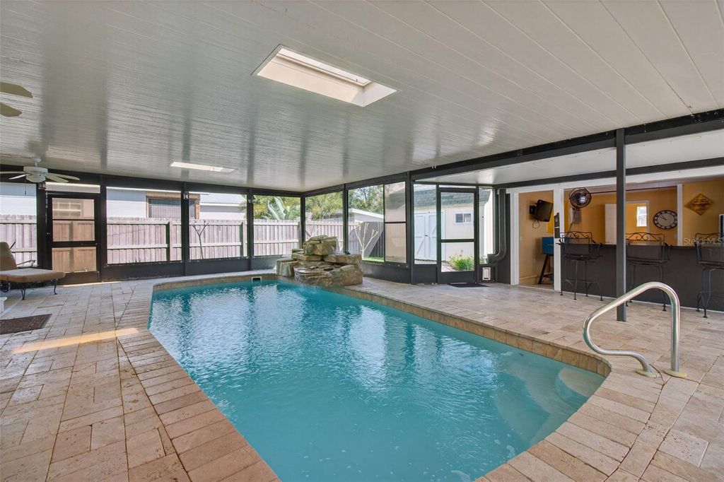 Image 31 of property listing at 4728 13TH AVENUE N, St Petersburg, FL 33713