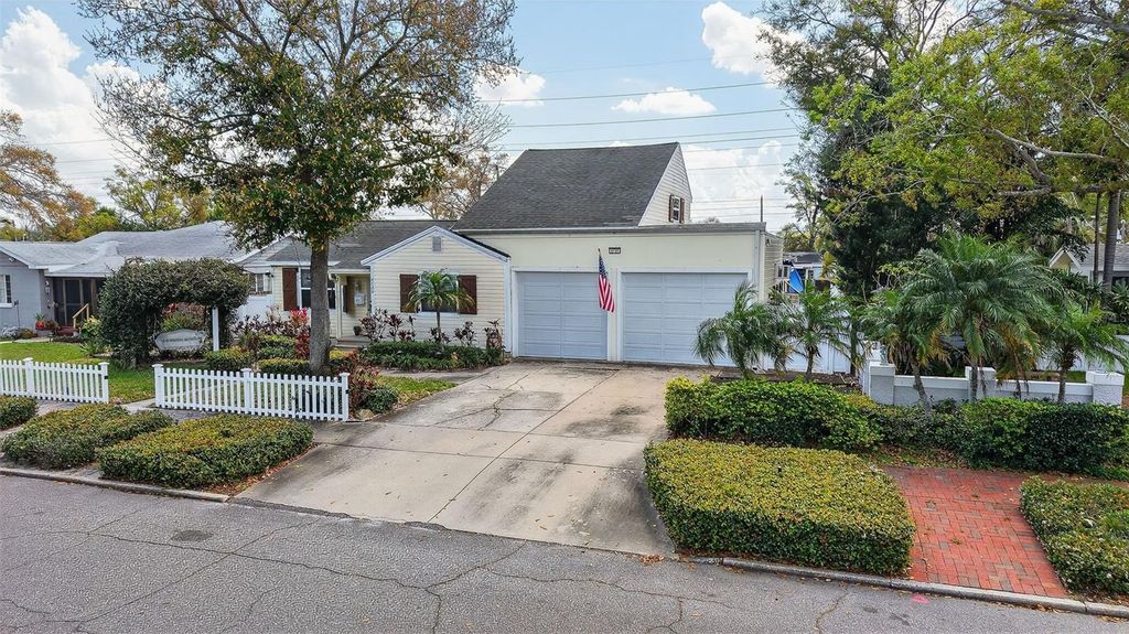 Image 42 of property listing at 4728 13TH AVENUE N, St Petersburg, FL 33713