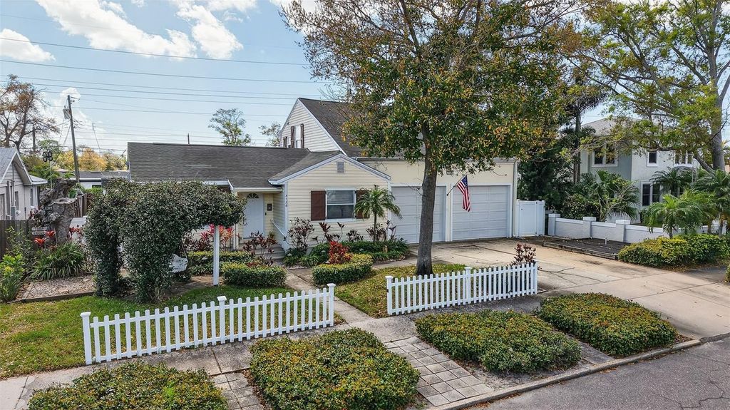 Image 51 of property listing at 4728 13TH AVENUE N, St Petersburg, FL 33713