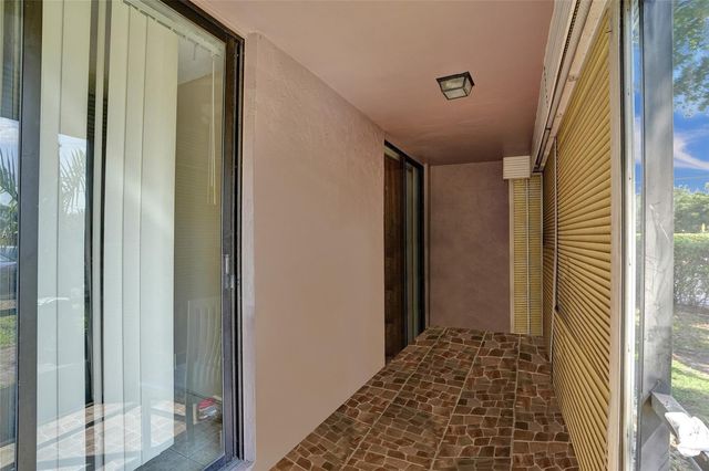 7850 W Mcnab Road 101, Tamarac, FL 33321