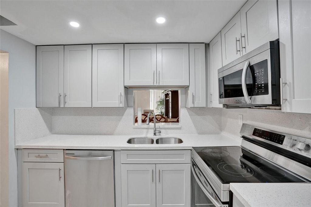 7850 W Mcnab Road 101, Tamarac, FL 33321