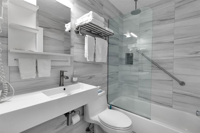 5322 CALLE DE LA SIESTA, Sarasota, FL 34242