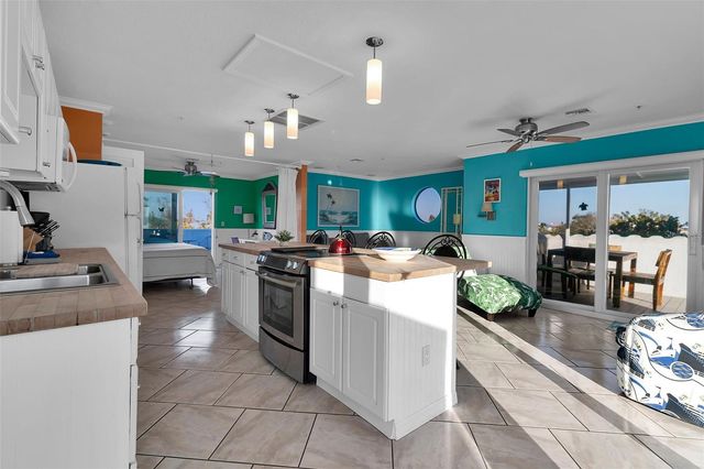 5322 CALLE DE LA SIESTA, Sarasota, FL 34242