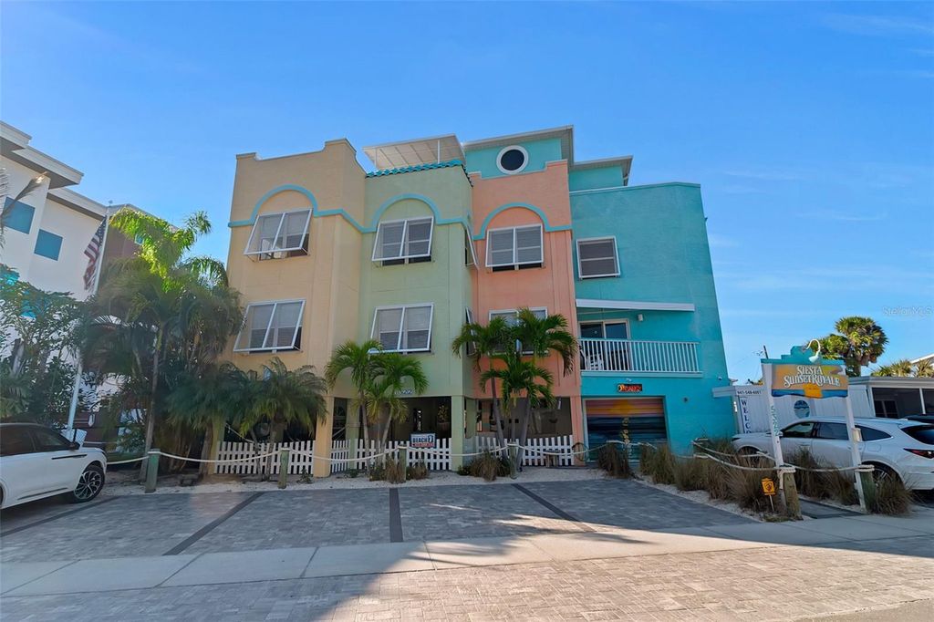 Image 1 of property listing at 5322 CALLE DE LA SIESTA, Sarasota, FL 34242