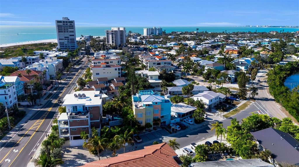 Image 5 of property listing at 5322 CALLE DE LA SIESTA, Sarasota, FL 34242