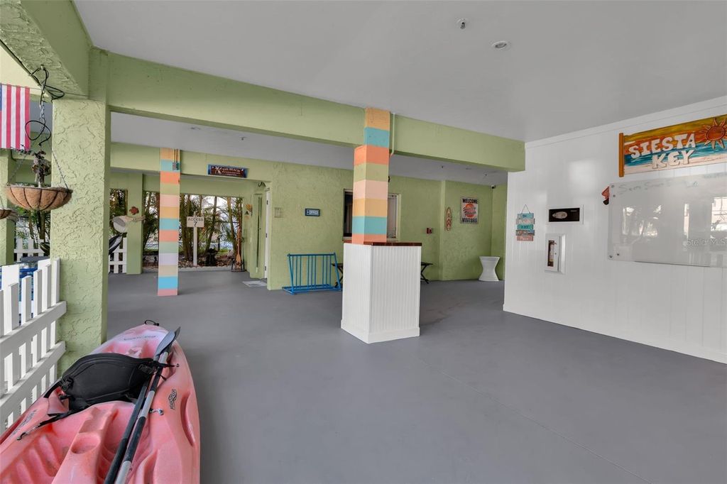 Image 9 of property listing at 5322 CALLE DE LA SIESTA, Sarasota, FL 34242