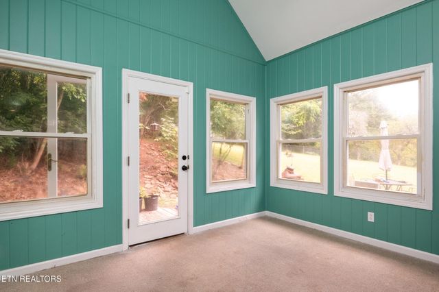 108 Tempura Drive, Oak Ridge, TN 37830
