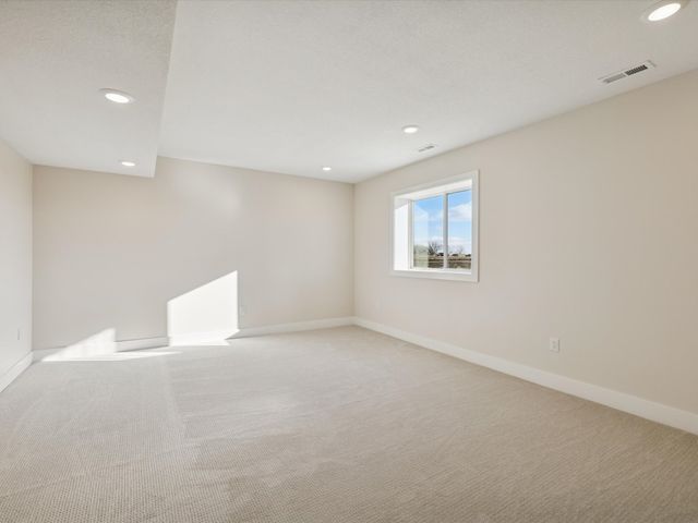 240 NW Copperleaf Court, Waukee, IA 50263
