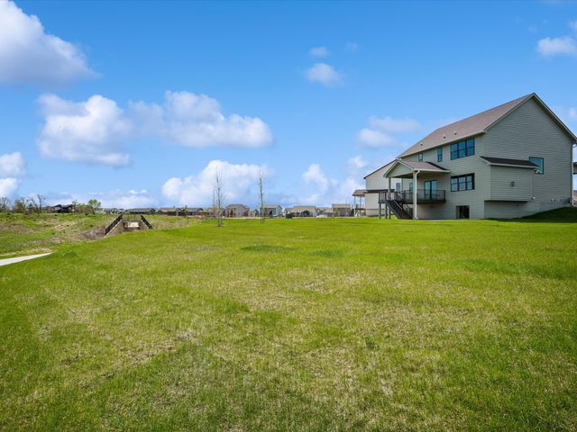 240 NW Copperleaf Court, Waukee, IA 50263