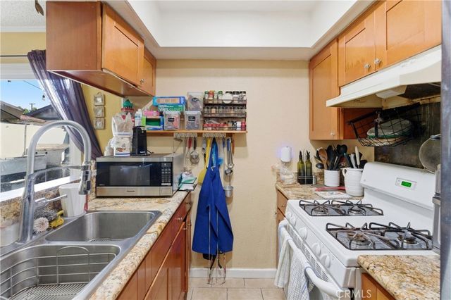 1032 N Acacia Street, Anaheim, CA 92805