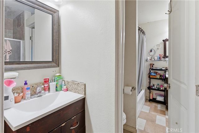 1032 N Acacia Street, Anaheim, CA 92805