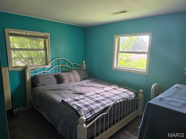 1115 N 39th Street, Belleville, IL 62226