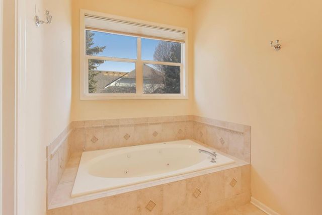 15N866 Meadow Court, Hampshire, IL 60140