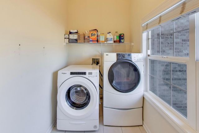 15N866 Meadow Court, Hampshire, IL 60140