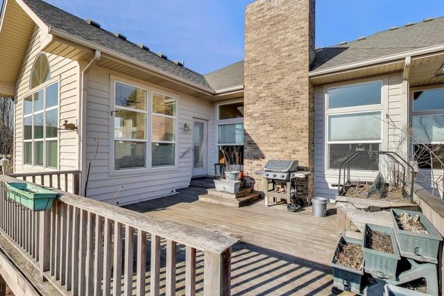 15N866 Meadow Court, Hampshire, IL 60140