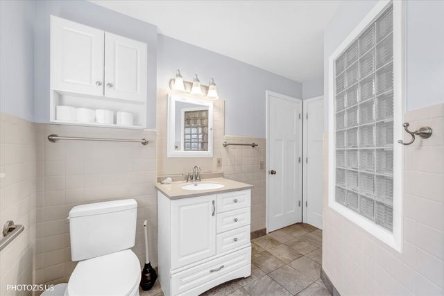 7056 Osage Road W, Long Grove, IL 60047
