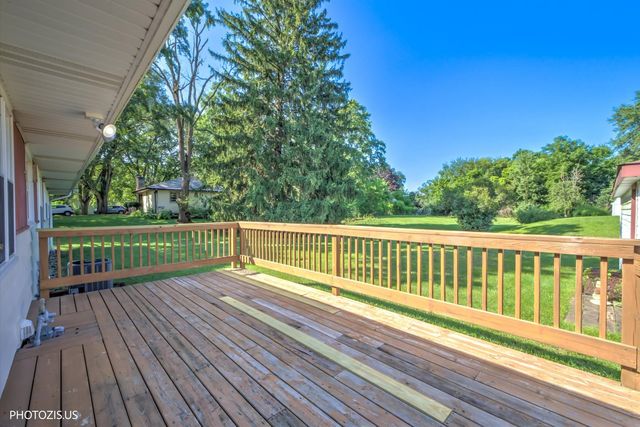 7056 Osage Road W, Long Grove, IL 60047