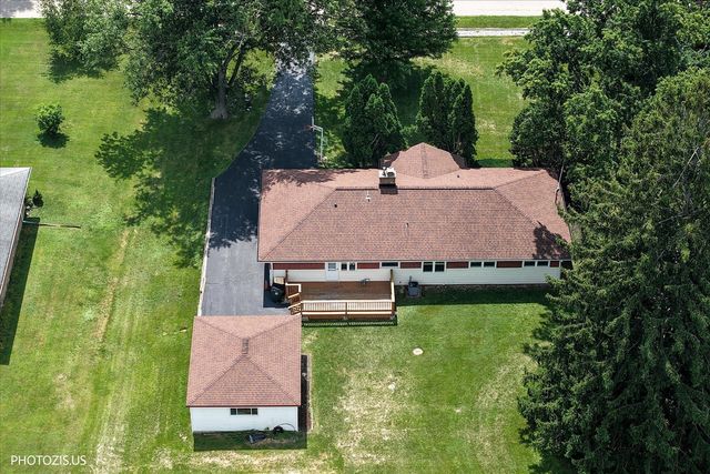 7056 Osage Road W, Long Grove, IL 60047