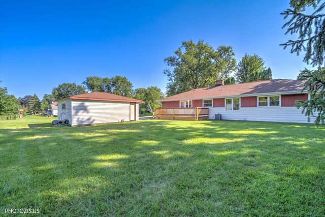 7056 Osage Road W, Long Grove, IL 60047