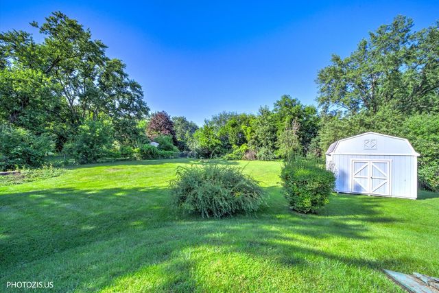 7056 Osage Road W, Long Grove, IL 60047