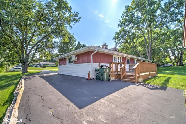 7056 Osage Road W, Long Grove, IL 60047