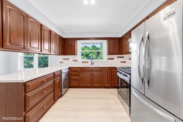 7056 Osage Road W, Long Grove, IL 60047