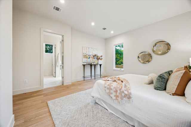 4708 Philco DR, Austin, TX 78745