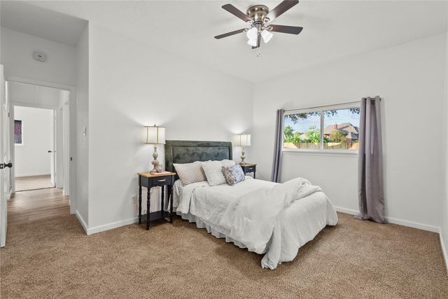 617 Prairie Ln, Angleton, TX 77515