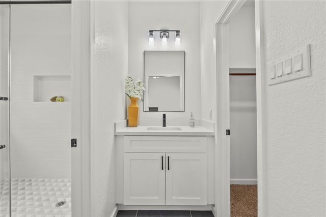 617 Prairie Ln, Angleton, TX 77515