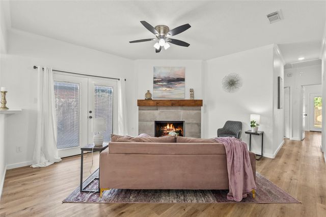 617 Prairie Ln, Angleton, TX 77515