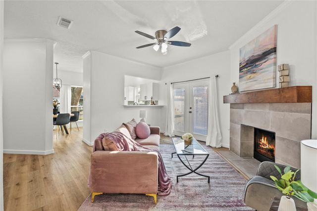 617 Prairie Ln, Angleton, TX 77515