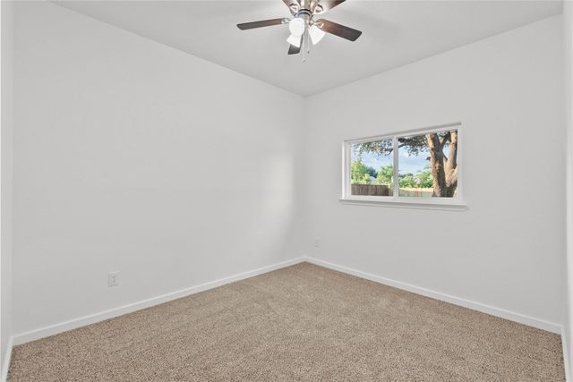 617 Prairie Ln, Angleton, TX 77515