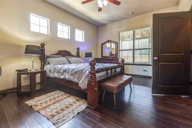 940 Oak Lynn Drive, Conroe, TX 77378