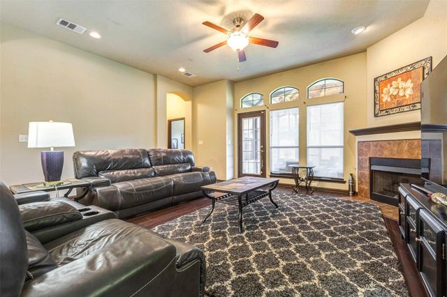 940 Oak Lynn Drive, Conroe, TX 77378