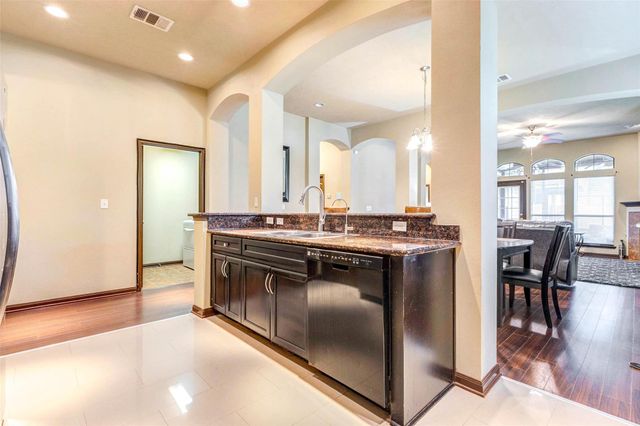 940 Oak Lynn Drive, Conroe, TX 77378