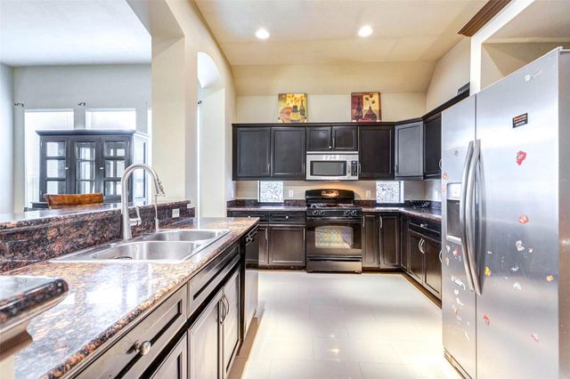 940 Oak Lynn Drive, Conroe, TX 77378