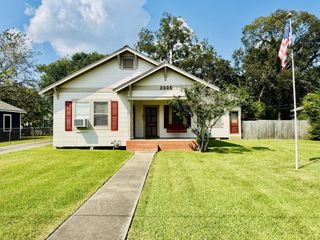 2305 Beaumont Avenue, Liberty, TX 77575