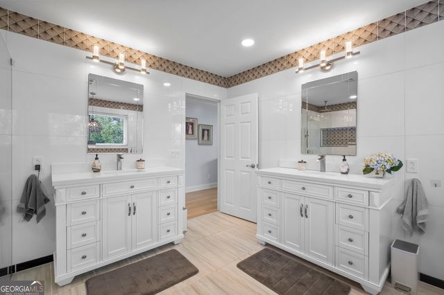 825 Overhill Court, Atlanta, GA 30328