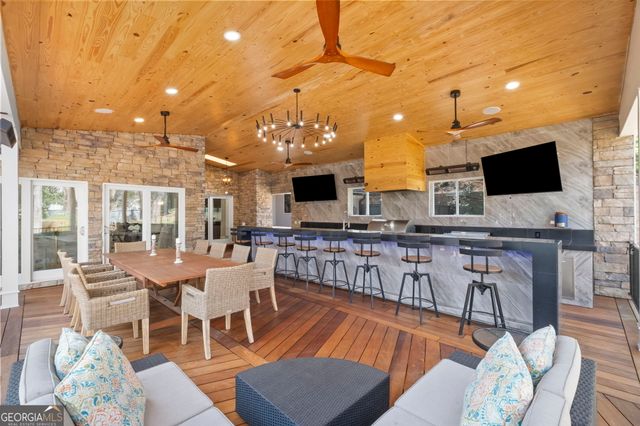 825 Overhill Court, Atlanta, GA 30328