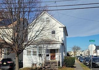 747 Vine St, Elizabeth City, NJ 07202