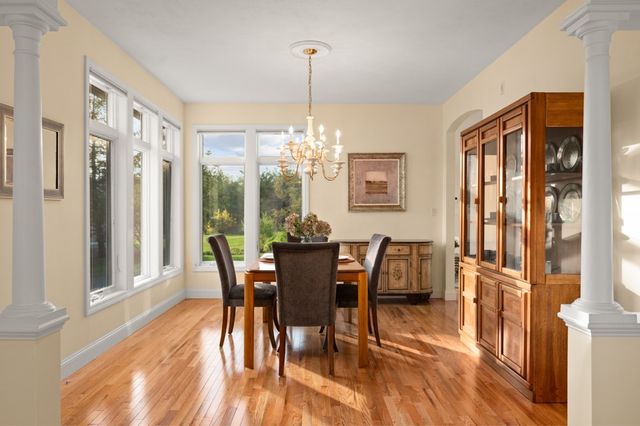 16 Hawkins Pond Lane, Salem, NH 03079