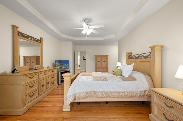 16 Hawkins Pond Lane, Salem, NH 03079