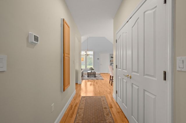 16 Hawkins Pond Lane, Salem, NH 03079