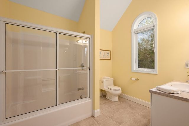 16 Hawkins Pond Lane, Salem, NH 03079