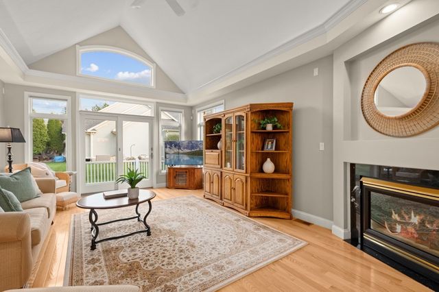 16 Hawkins Pond Lane, Salem, NH 03079